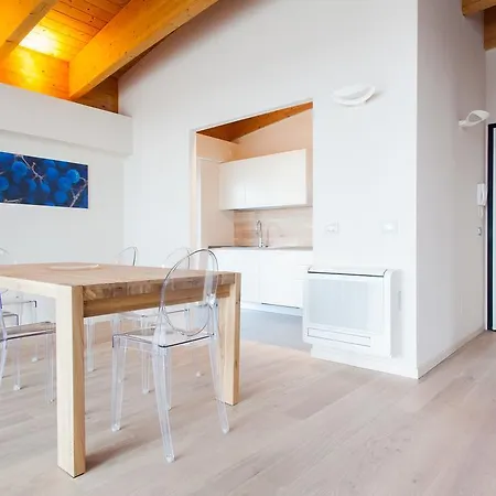 Halldis Apartment *